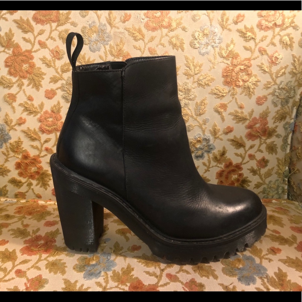 Dr. Martens Chunky Chelsea Boots